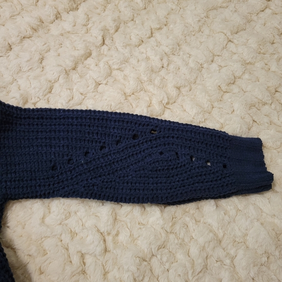 Hollister sweater - Picture 5 of 5